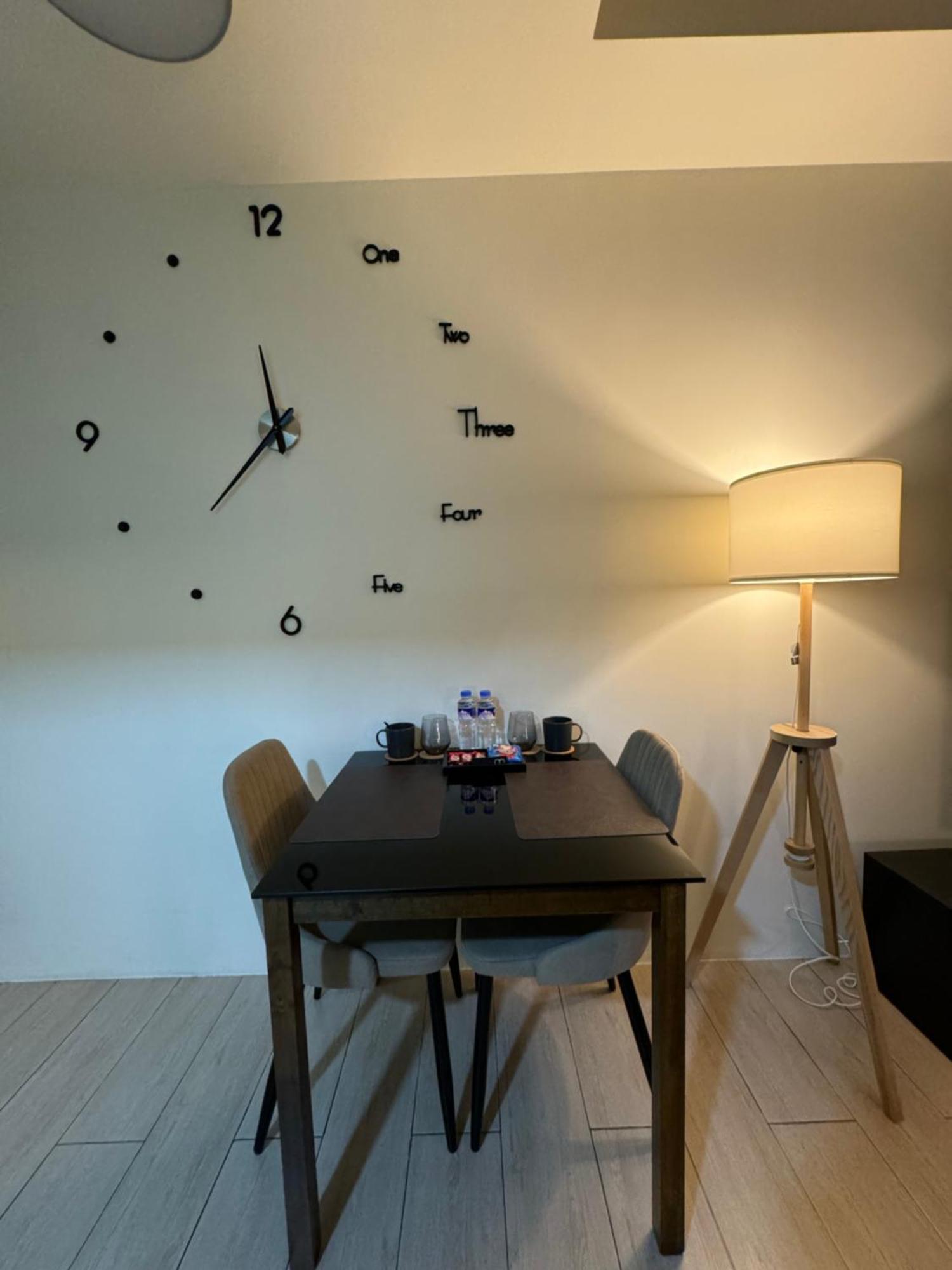 81 Newport Blvd Cluster 4 Unit B 3Rd Flr By Rechelle Nunag Pasay Esterno foto