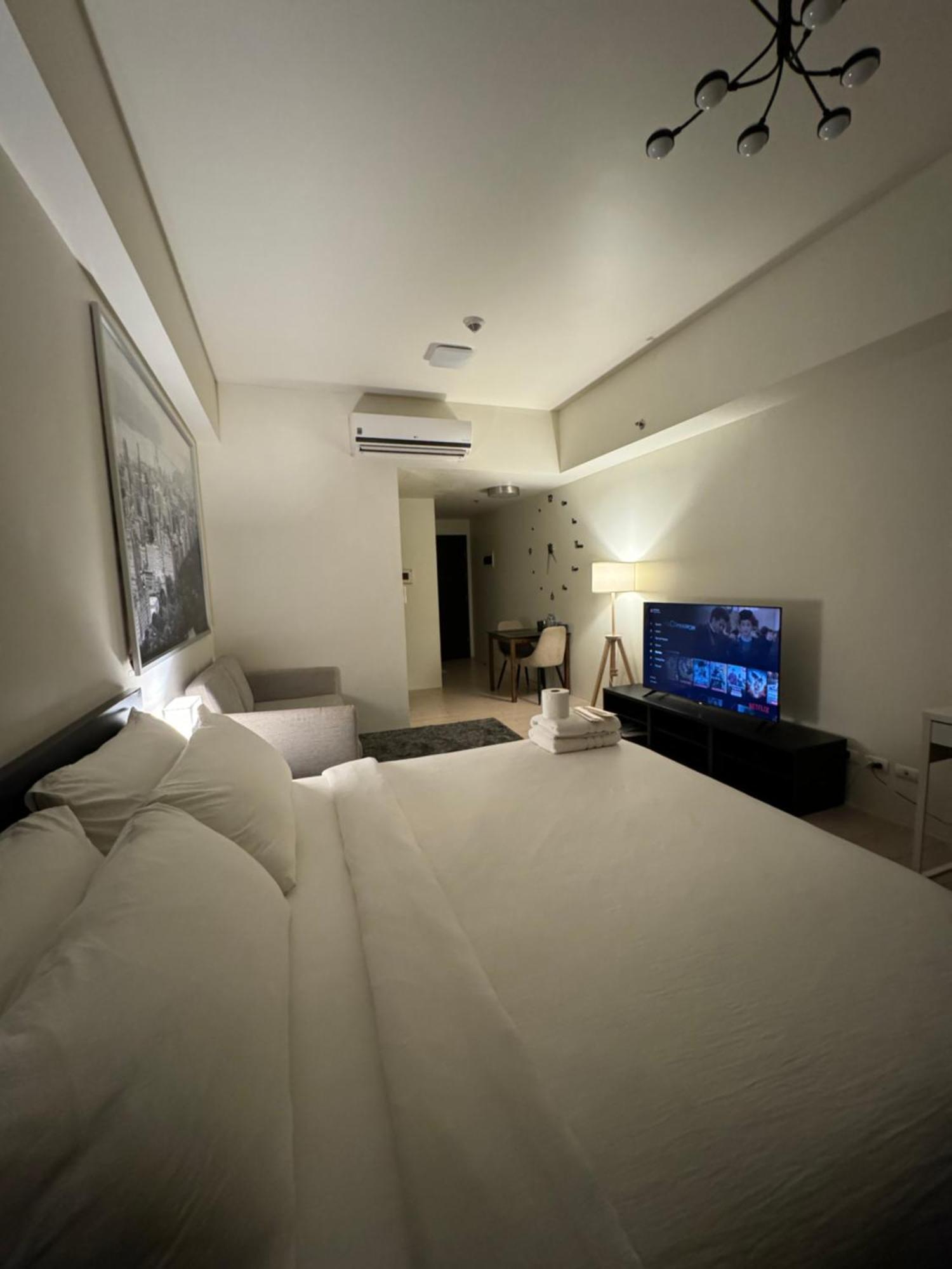 81 Newport Blvd Cluster 4 Unit B 3Rd Flr By Rechelle Nunag Pasay Esterno foto