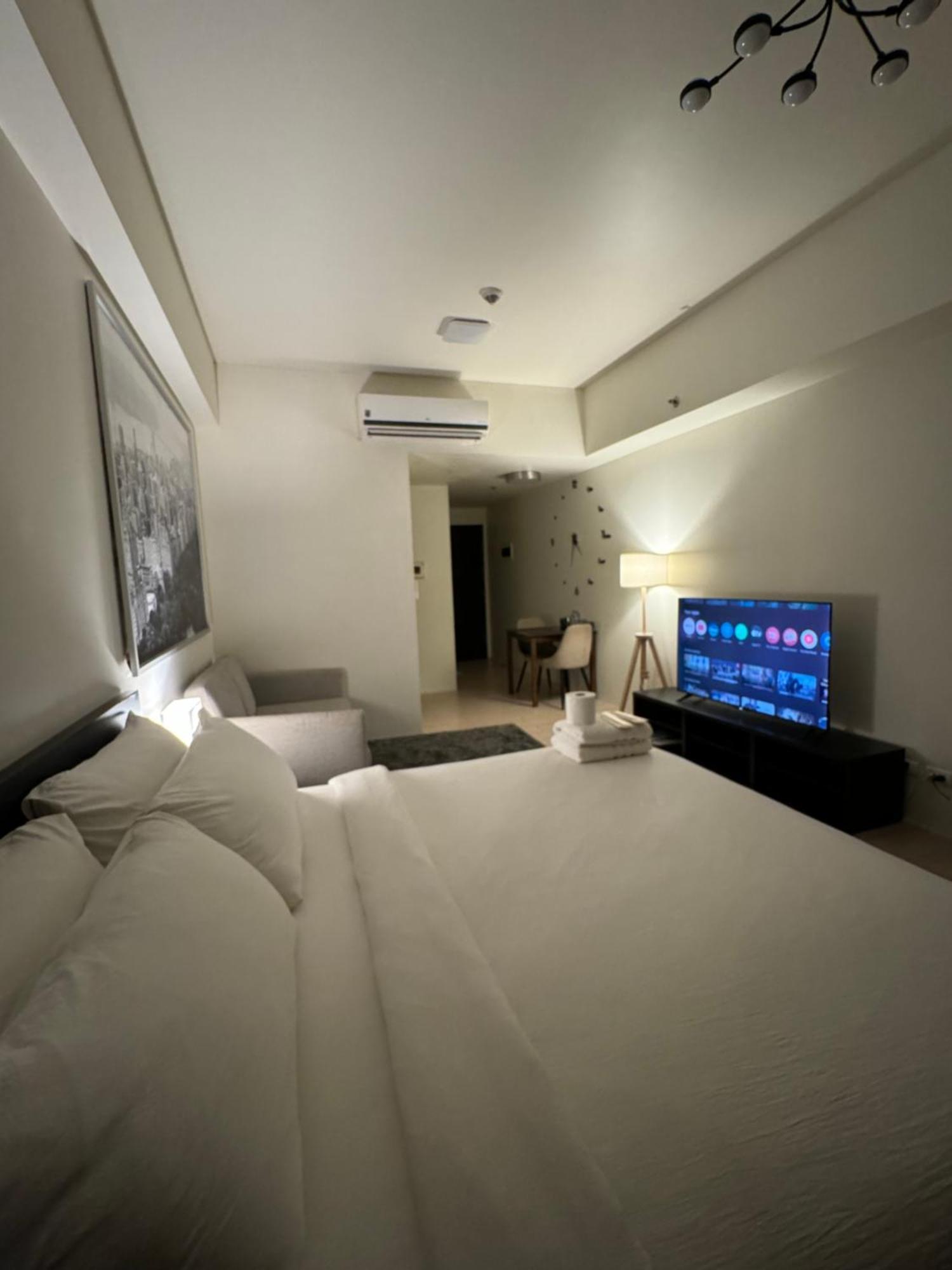 81 Newport Blvd Cluster 4 Unit B 3Rd Flr By Rechelle Nunag Pasay Esterno foto